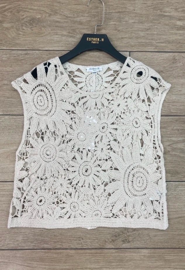 Tops sans manche en crochet à motifs