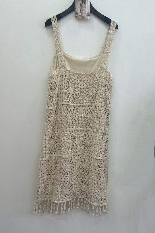 Robe beige en crochet à bretelle